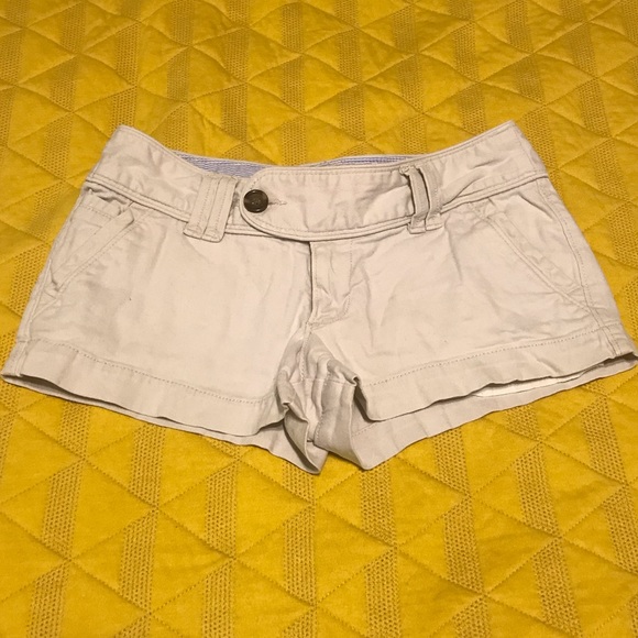 Red Camel Khaki Shorts - Picture 1 of 3